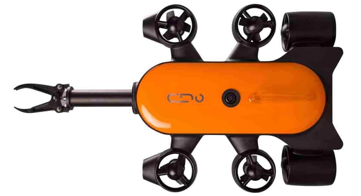 吉影泰坦TITAN潛水探測水下攝像智能機(jī)器人,強(qiáng)大性能真正定義水下機(jī)器人,這款水下無人機(jī)的相機(jī)配備有1 / 2.5英寸CMOS傳感器，可以捕獲8MP靜態(tài)照片和4K視頻，還可以將1080p實(shí)時圖像流傳輸?shù)绞殖质娇刂破?。兩個1500流明的燈光照亮了場景。具有兩個水平和垂直 四個垂直推力器，Titan每秒可放大6.6'，其9000mAh，10.8伏電池每次充電可運(yùn)行4小時。