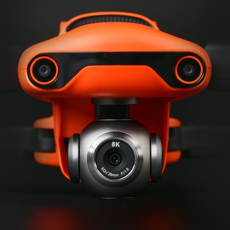 道通AUTEL EVO II無人機,AUTEL EVO2,道通AUTEL EVO 2是新一代性能標桿無人機，具備強悍的9公里圖傳40分鐘續(xù)航（無風 勻速飛行），最大抗風8級，最快飛行速度20米/秒。機身配備12路視覺傳感器，融合主相機、超聲波、IMU 等19組傳感器，實時構(gòu)建三維地圖和規(guī)劃路徑，不僅僅是感知，更可實現(xiàn)多角度全方位避障。通過模塊化云臺設(shè)計，可分為8K版（4800萬像素 1/2英寸CMOS）、6K版（2000萬像素 1英寸CMOS）、熱成像標準版（320分辨率）、熱成像進階版（640分辨率）。