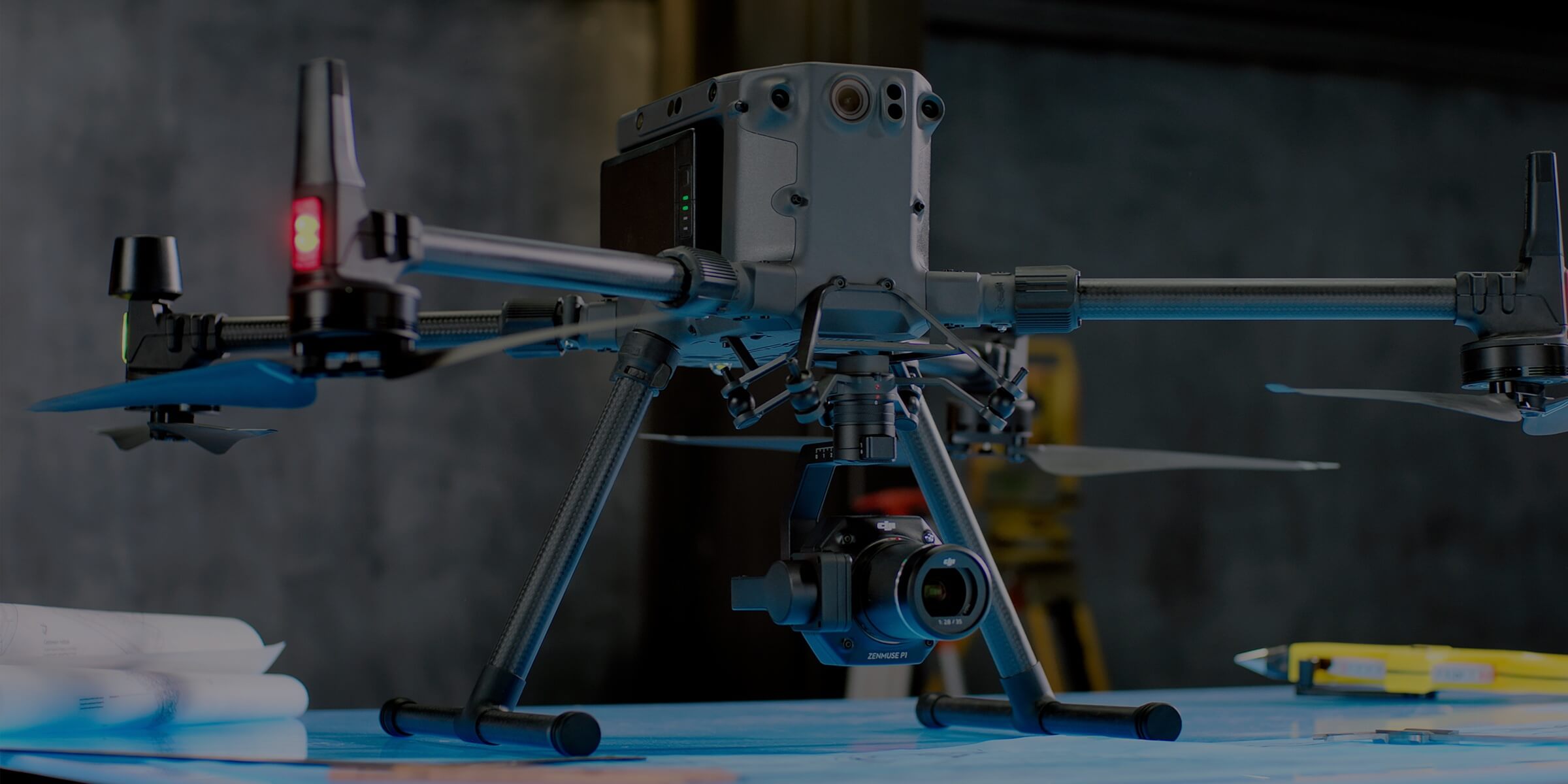 DJI大疆禪思 P1 全畫幅測繪云臺相機,DJI大疆禪思 P1 全畫幅測繪云臺相機,DJI P1  是一款高性能、多用途的航測負載，集成了全畫幅4500萬圖像傳感器與三軸云臺，支持多款鏡頭，最短連續(xù)拍照間隔快至0.7秒，高感低噪模式可延長單日作業(yè)時間。無論是正射還是傾斜，DJI P1的單日作業(yè)效率均可達P4R的5-10倍。搭配經(jīng)緯M300 RTK飛行平臺和大疆智圖后處理軟件，為用戶提供一體化、高精度、高效率航測解決方案，樹立航測領(lǐng)域新標桿。