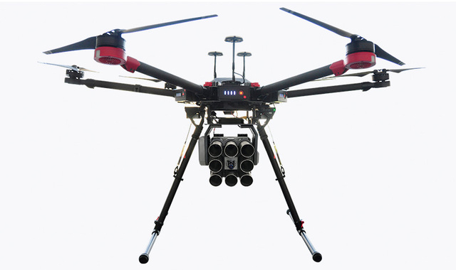 無人機煙霧催淚彈發(fā)射器適配大疆M600如風等防暴反恐維穩(wěn)利器,反恐防暴 戰(zhàn)術(shù)配合 維穩(wěn)利器,本發(fā)射器產(chǎn)品可適用于無人機安防以及救援等多個領(lǐng)域?？蓲燧d標準38mm 八枚彈藥，可選配催淚彈、爆震彈、煙霧彈、閃光彈、炫目彈等。