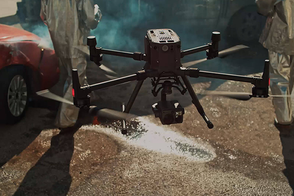 DJI大疆 經(jīng)緯 M300 RTK行業(yè)應(yīng)用飛行平臺, 55 分鐘長續(xù)航、強(qiáng)大的機(jī)器智能及六向定位避障等諸多強(qiáng)項，以實(shí)力刷新想象,經(jīng)緯 M300 RTK 擁有 55 分鐘長續(xù)航、強(qiáng)大的機(jī)器智能及六向定位避障等諸多強(qiáng)項，以實(shí)力刷新想象，打造行業(yè)級無人機(jī)全新標(biāo)桿。