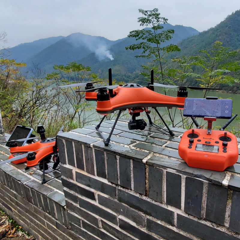 水手4水質(zhì)檢測無人機(jī),新一代水質(zhì)檢測無人機(jī),聯(lián)合國家地質(zhì)實(shí)驗(yàn)測試中心共同開發(fā)了新一代水質(zhì)檢測無人機(jī)。可通過無人機(jī)快速達(dá)到河流目標(biāo)位置，完成對水體的初步檢測及取樣。適用于水質(zhì)研究，河道檢測等相關(guān)部門。