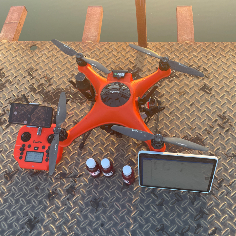 水手4水質(zhì)檢測無人機(jī),新一代水質(zhì)檢測無人機(jī),聯(lián)合國家地質(zhì)實(shí)驗(yàn)測試中心共同開發(fā)了新一代水質(zhì)檢測無人機(jī)?？赏ㄟ^無人機(jī)快速達(dá)到河流目標(biāo)位置，完成對水體的初步檢測及取樣。適用于水質(zhì)研究，河道檢測等相關(guān)部門。